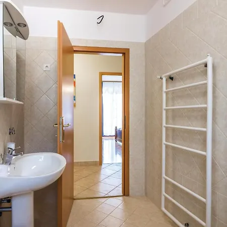 Appartamento 3 Bedroom Cozy In