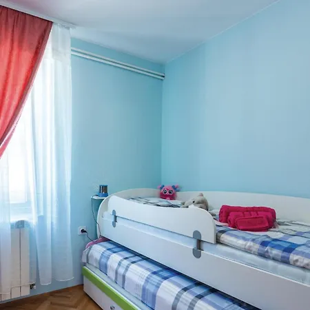 3 Bedroom Cozy In Apartment