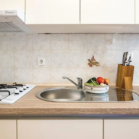 3 Bedroom Cozy In Veprinac