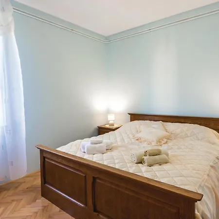 3 Bedroom Cozy In *