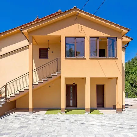 3 Bedroom Cozy In Veprinac
